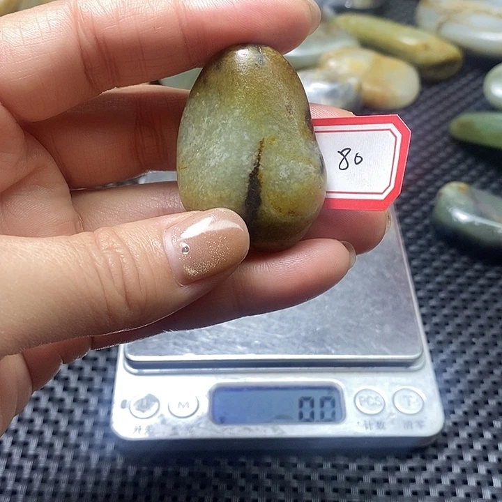 和田玉未镶嵌珠宝奇石80