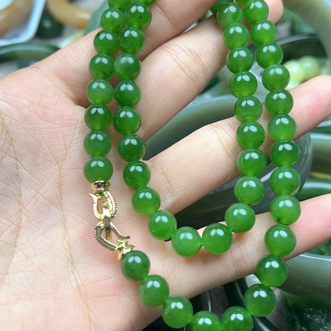 黄***港和田玉（碧玉）未镶嵌颈饰
