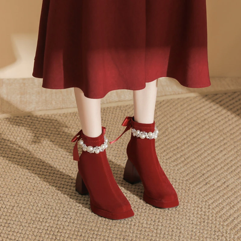 蝴蝶结珍珠靴子酒红色婚鞋小个子增高法式粗跟方头女靴百搭秋冬