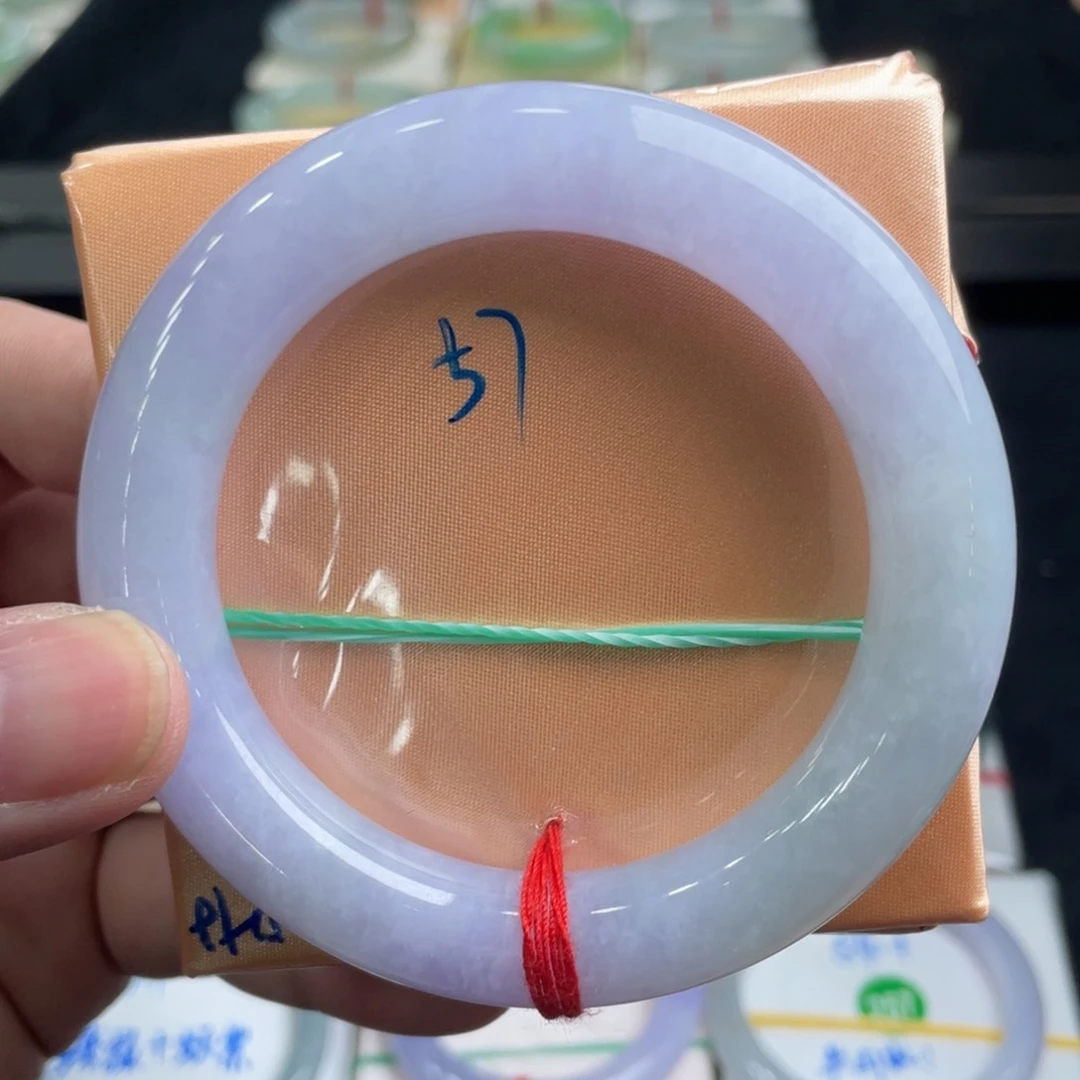 翡翠手镯未镶嵌翡翠手镯