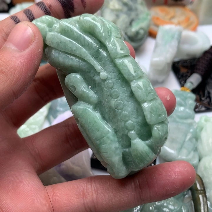 翡翠未镶嵌颈饰保真天然a货翡翠