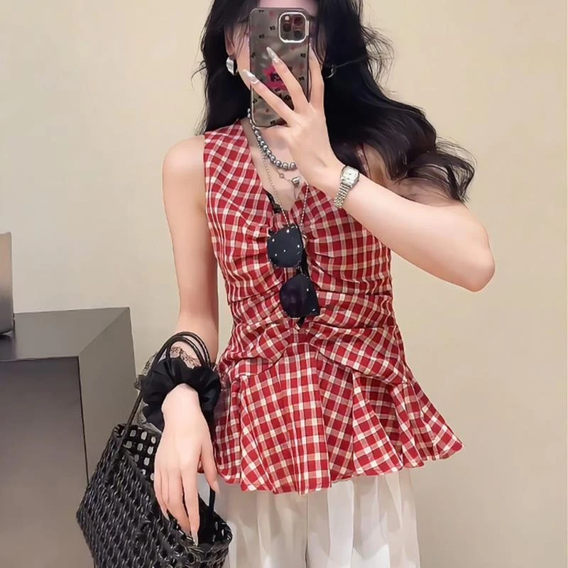 法式复古褶皱v领无袖红色格子衬衫女2025夏季新款设计感背心上衣