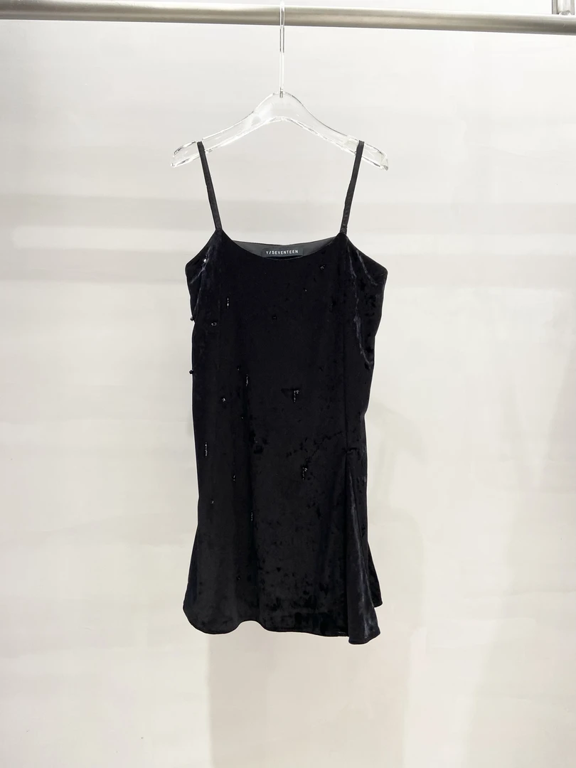 【SFF推荐】以十七25春季新款珠帘玉幕丝绒吊带连衣裙气质时尚5432