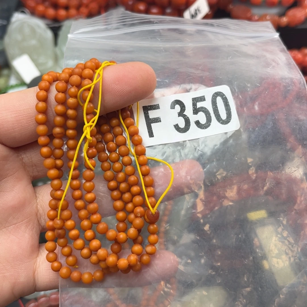 蜜蜡未镶嵌珠宝奇石