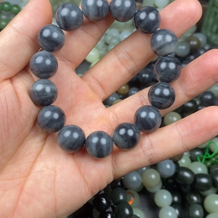 清***寂和田玉未镶嵌手链