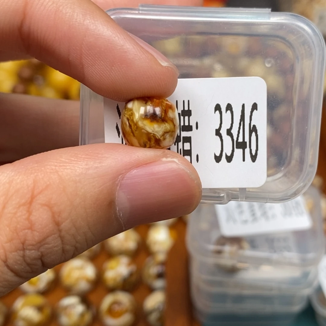 蜜蜡未镶嵌珠宝奇石3346