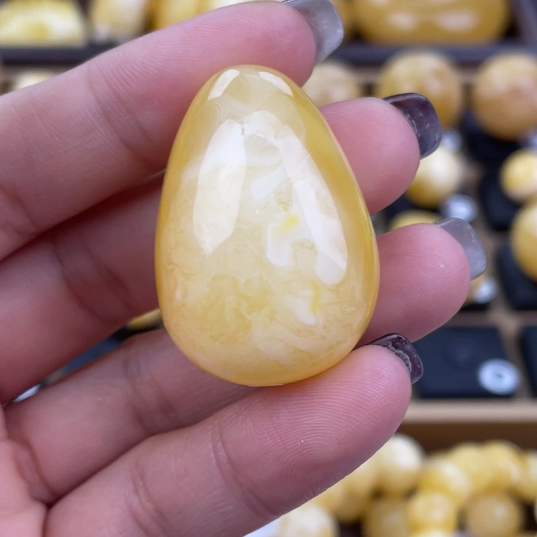 琥珀未镶嵌裸石微瑕63