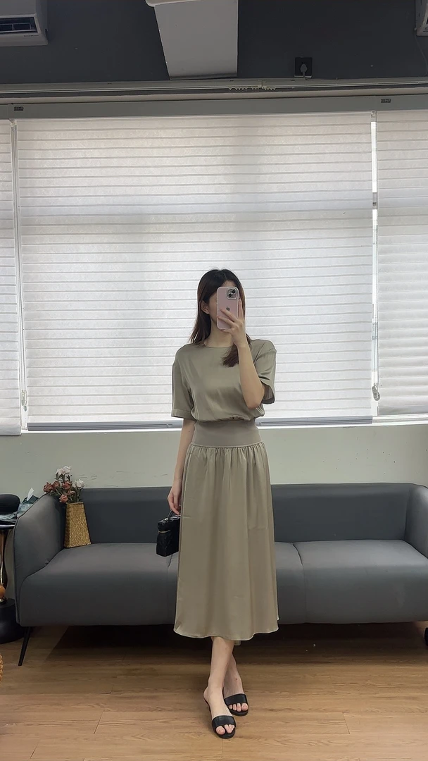 两色圆领法式长款收腰女装夏季中性风鱼尾连衣裙