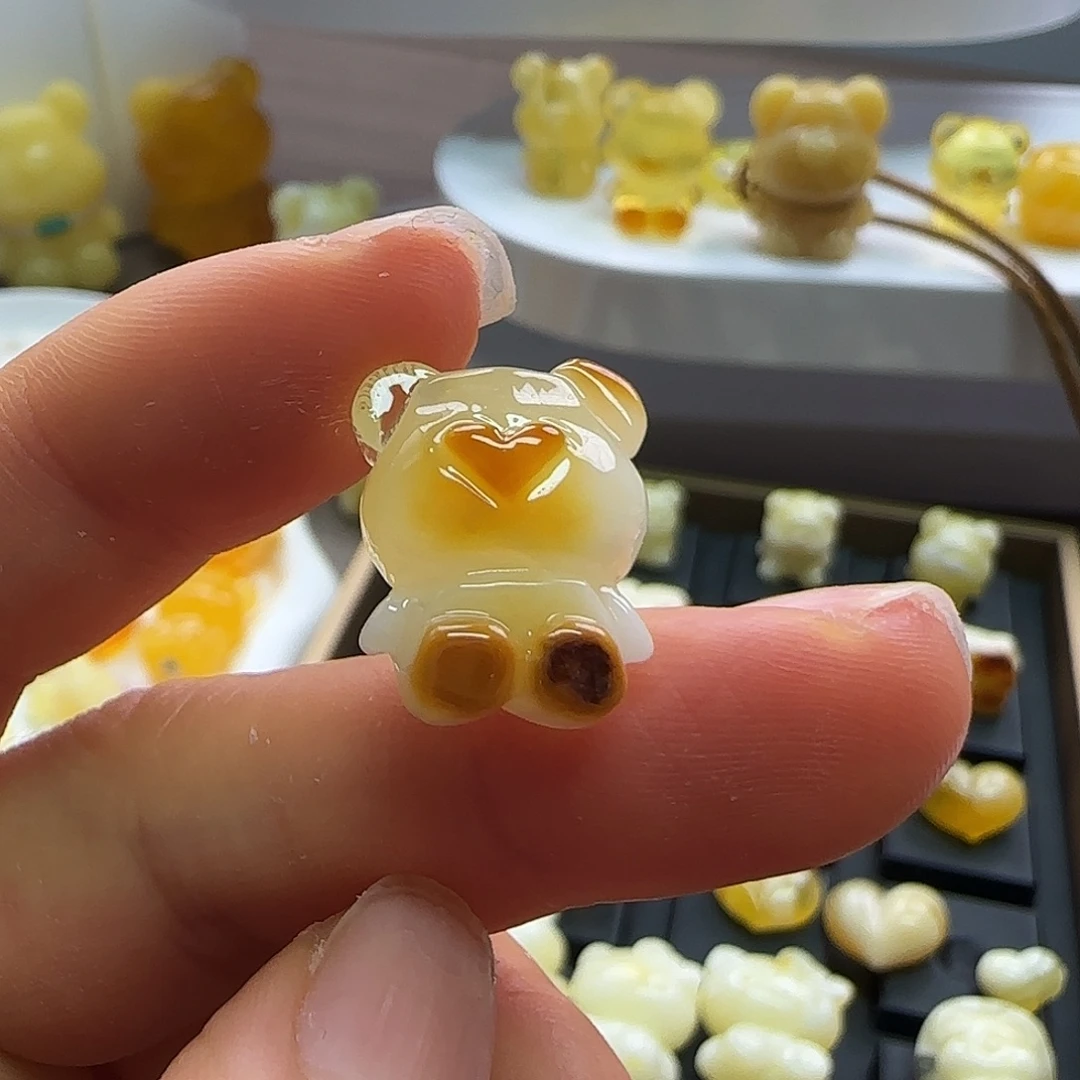 琥珀未镶嵌珠宝奇石