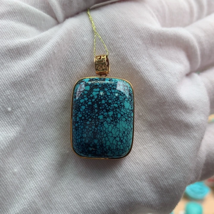 绿松石18K金镶嵌珠宝奇石