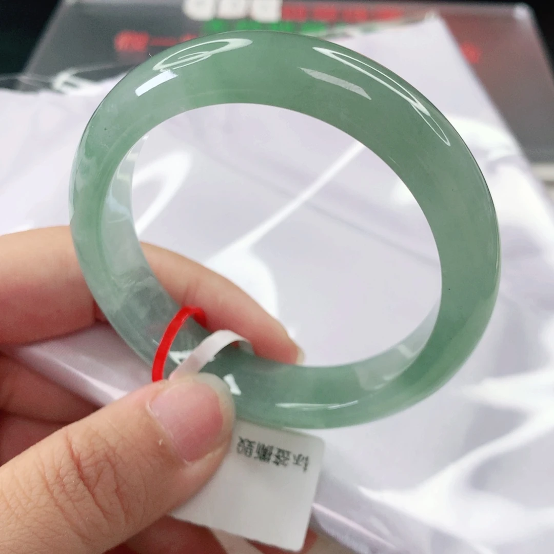 翡翠未镶嵌手镯正圈53.1