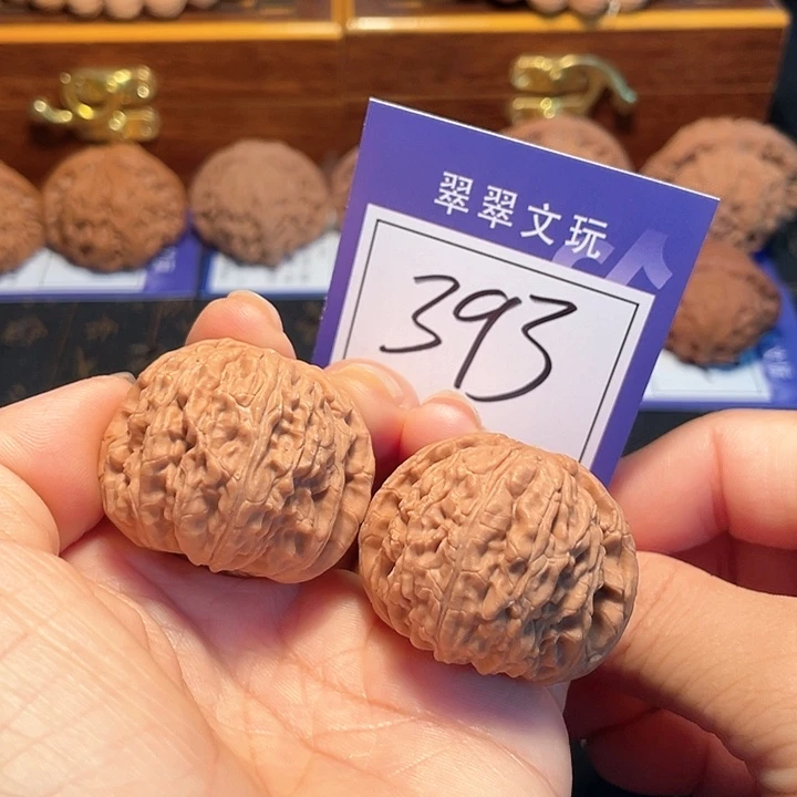 文玩核桃把件393号全品白狮子3.8