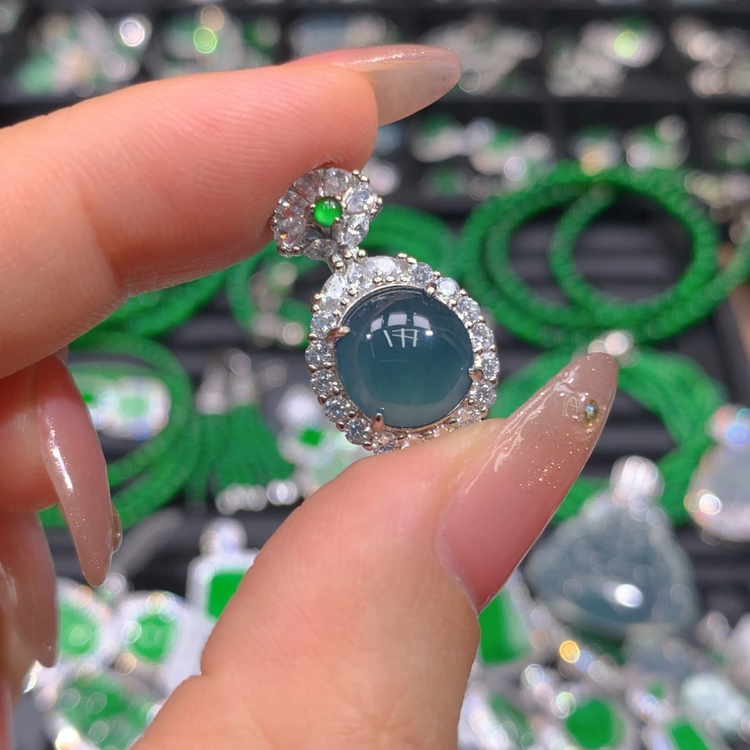 翡翠耳饰未镶嵌天然