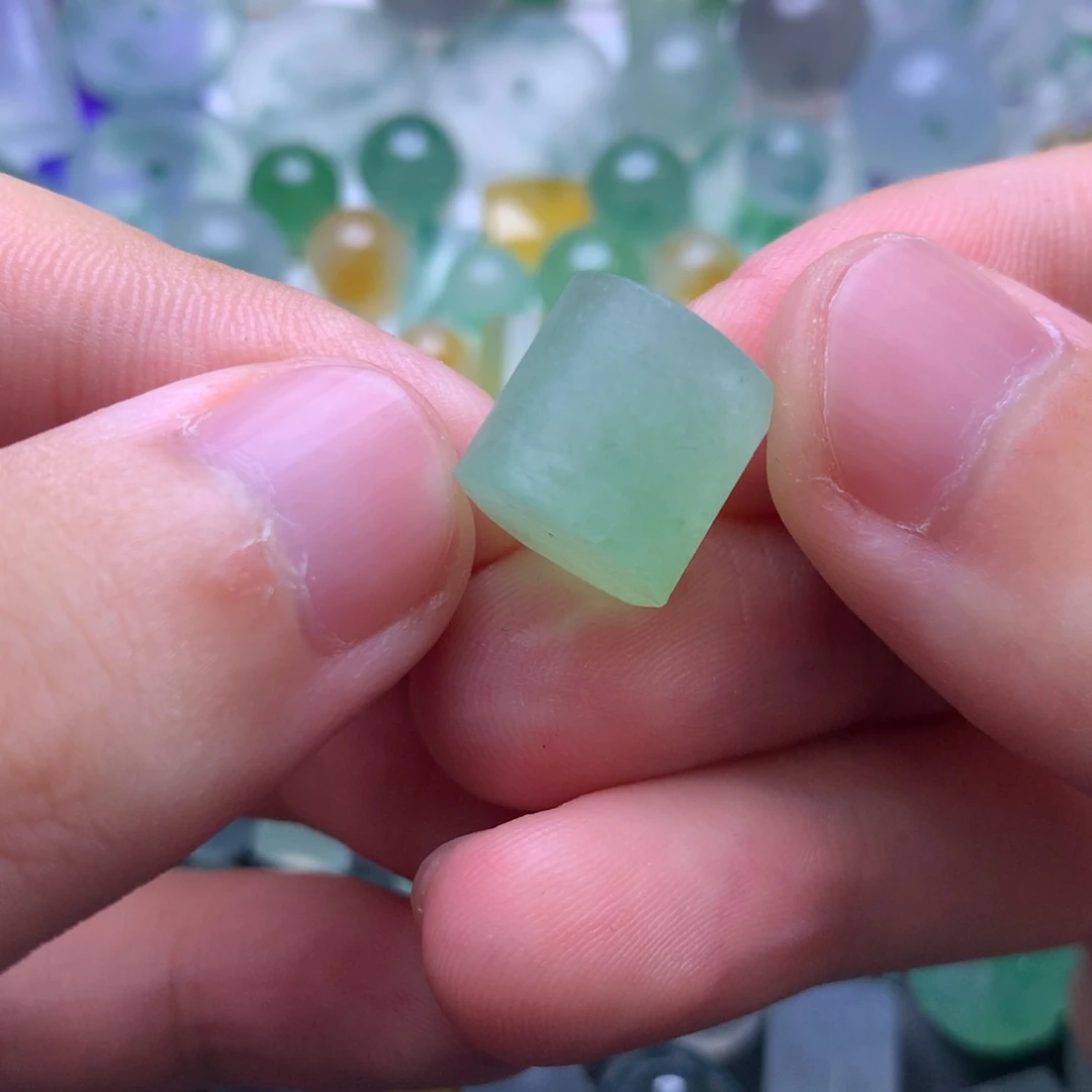 定制翡翠未镶嵌挂件