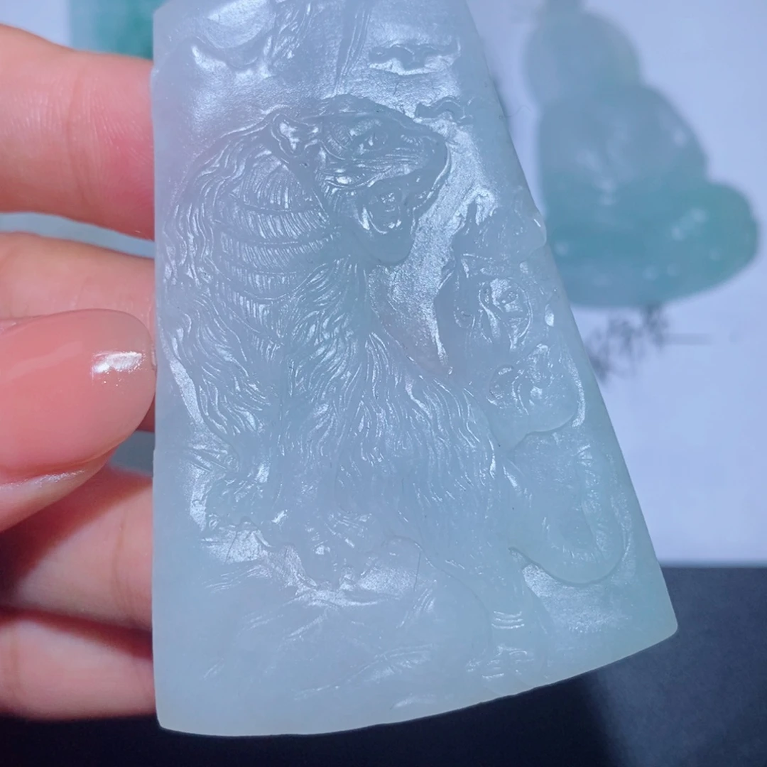未镶嵌吊坠定制翡翠
