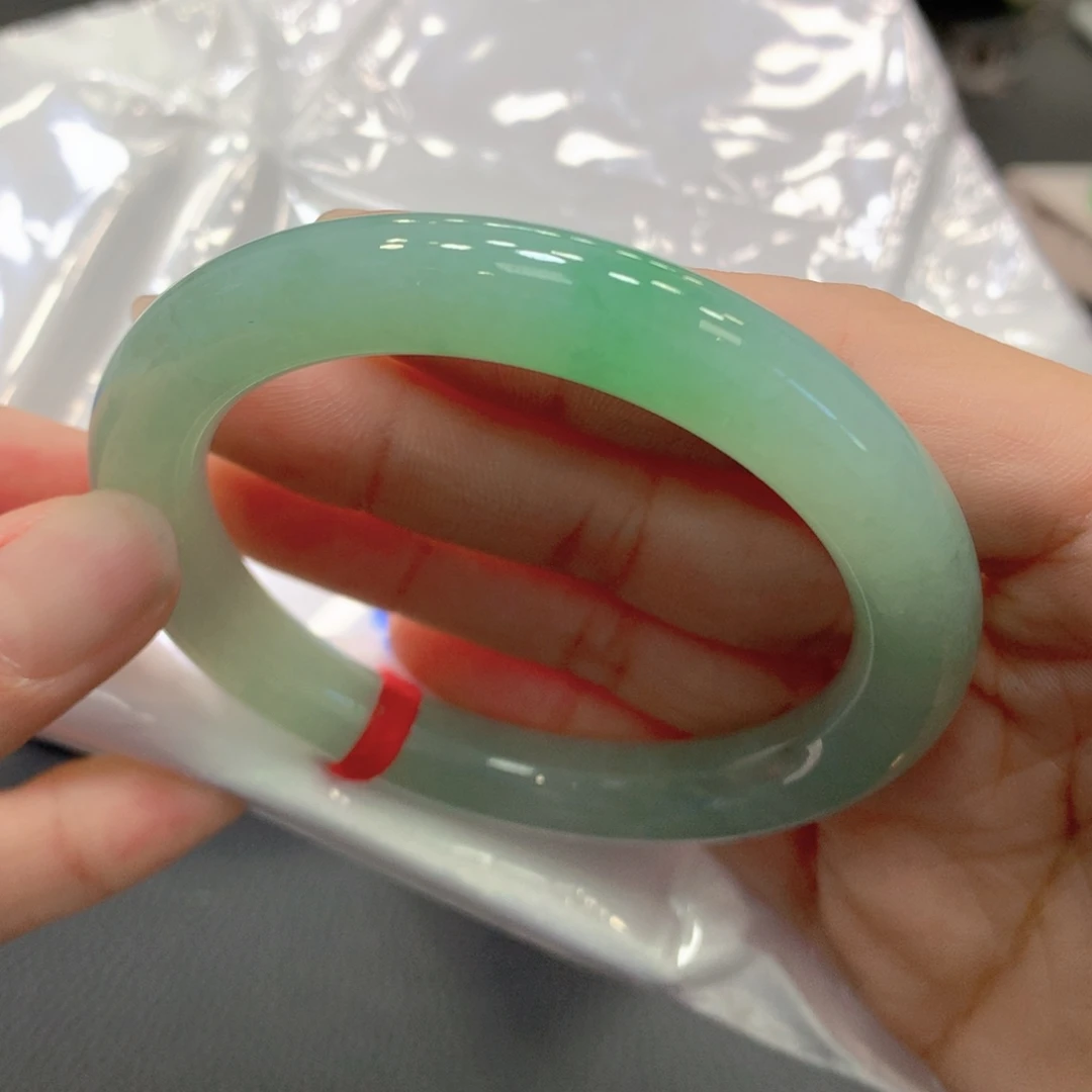 翡翠未镶嵌手镯翡翠