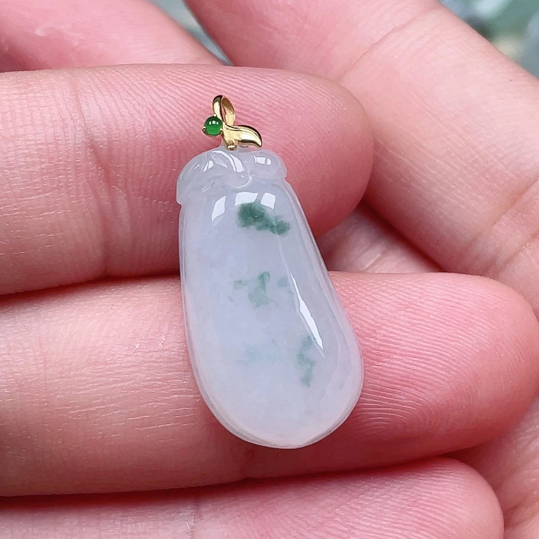 翡翠未镶嵌颈饰如意