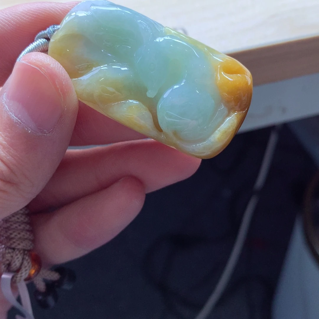 翡翠颈饰未镶嵌吊坠