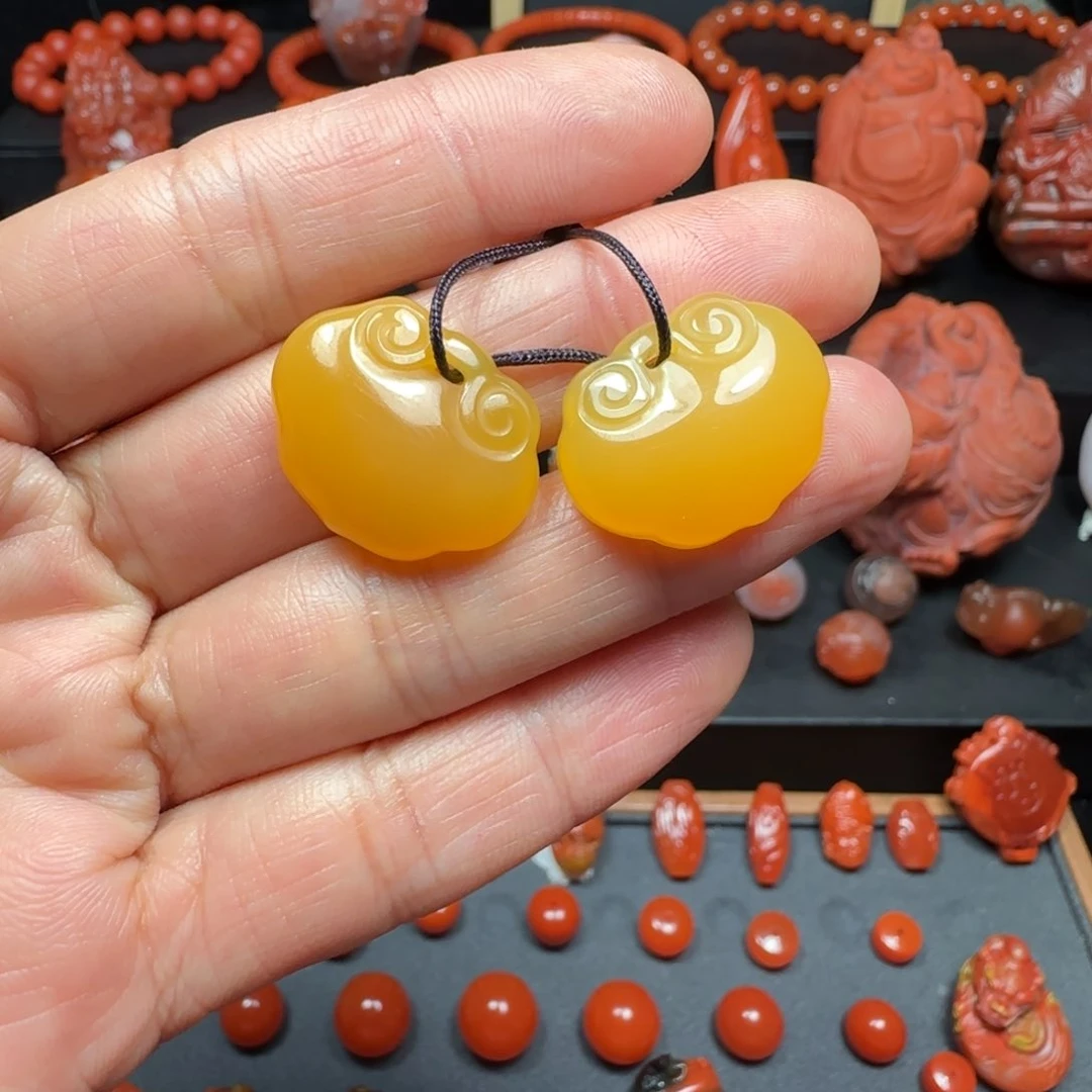 南红玛瑙挂件未镶嵌