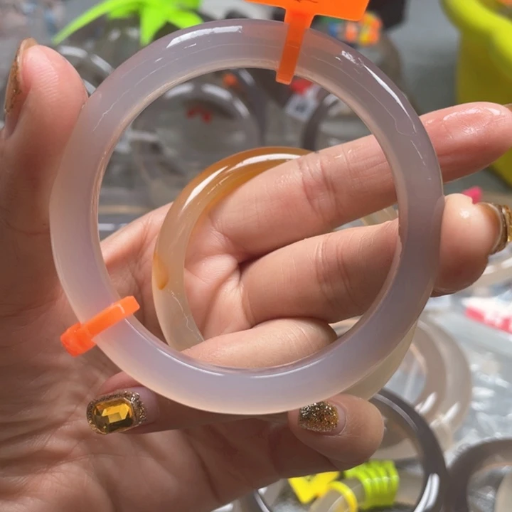 玛瑙/玉髓手镯未镶嵌