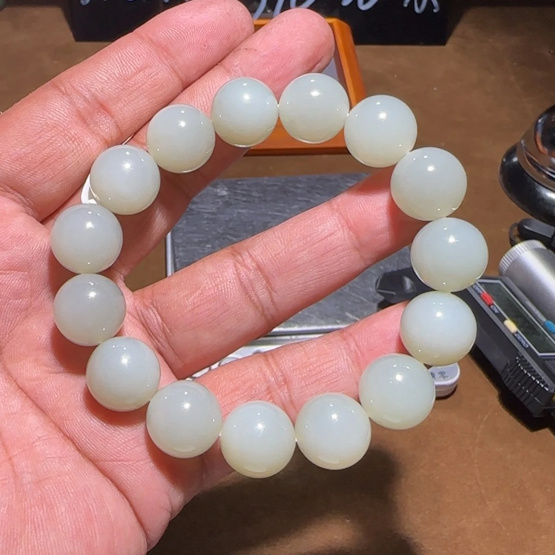 L***和田玉未镶嵌手链