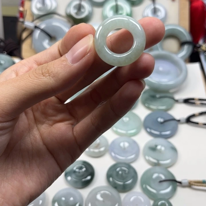 翡翠未镶嵌颈饰天然翡翠Ａ货