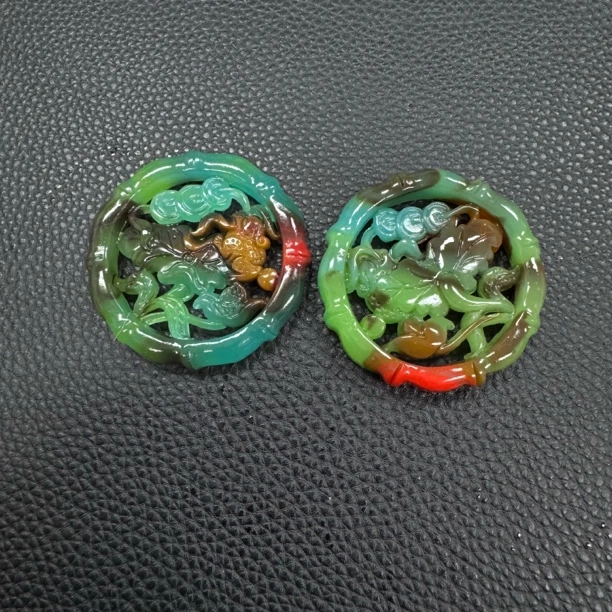 精品时尚百搭雪山镂空吊坠（多样性拍一发一）
