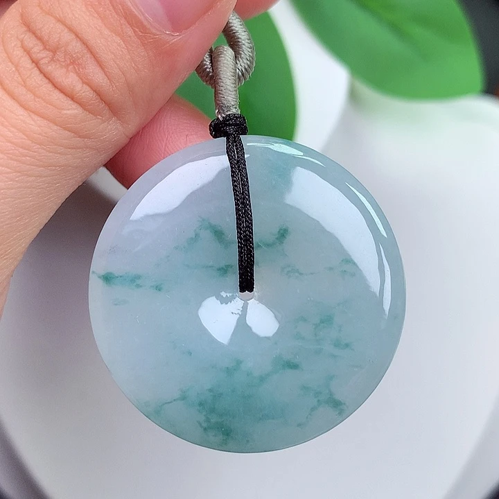 颈饰未镶嵌翡翠平安扣 35.4x5.7mm