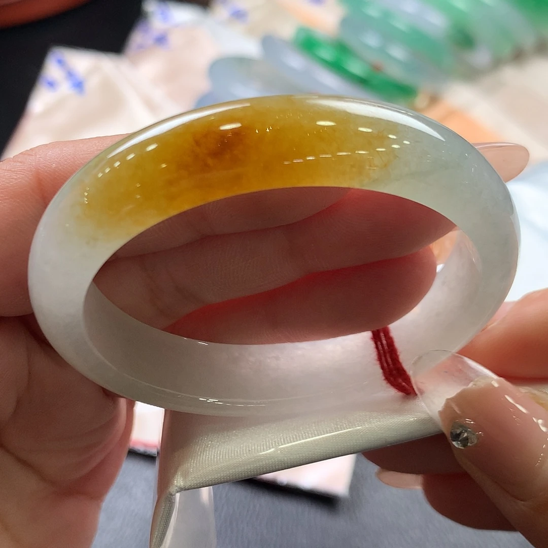 翡翠未镶嵌手镯53.5贵妃