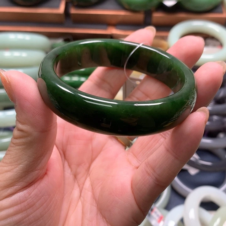 【闪购商品】未镶嵌手镯和田玉（碧玉）