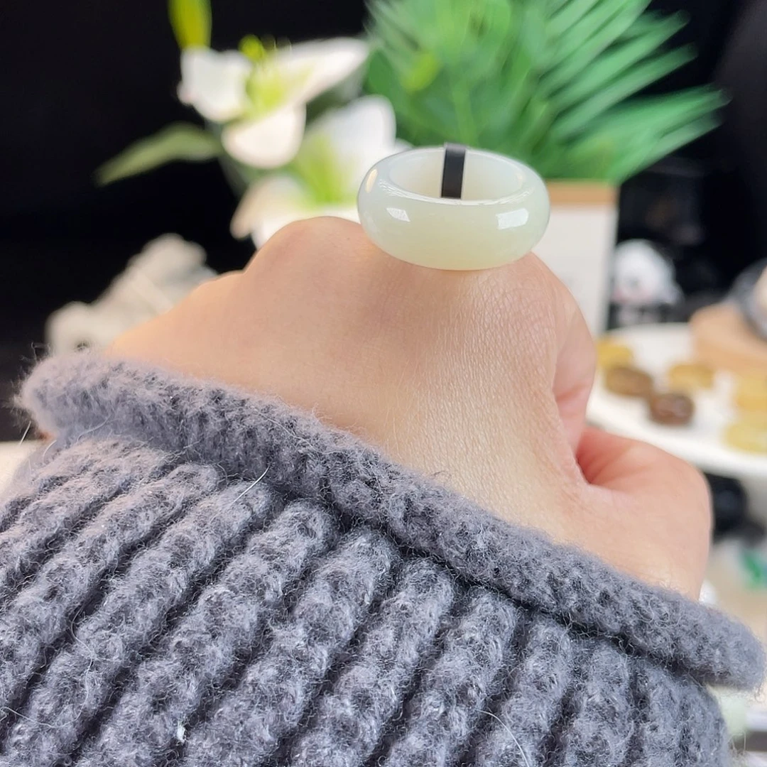 和田玉未镶嵌戒指E67糖白轮胎16.2