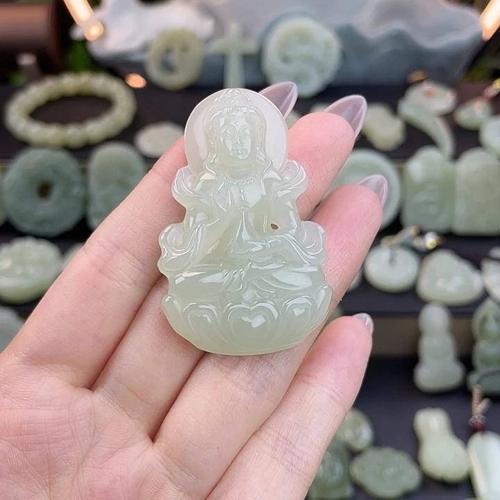 人***短颈饰未镶嵌和田玉