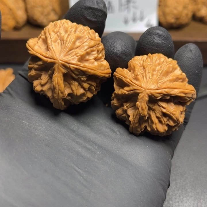 把件文玩核桃三棱