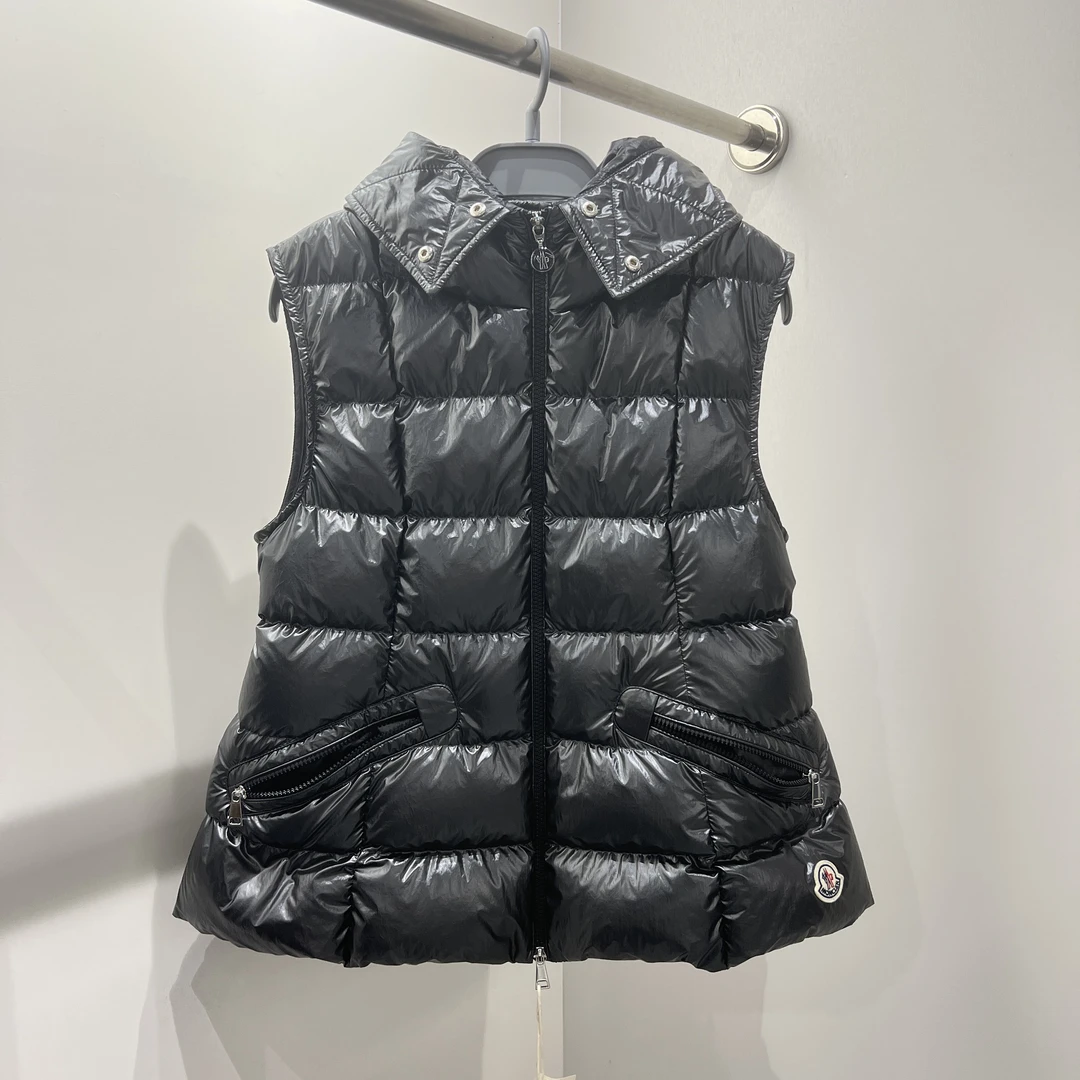 99新 MONCLER 2b087/女士连帽羽绒服马甲 锦纶 2码
