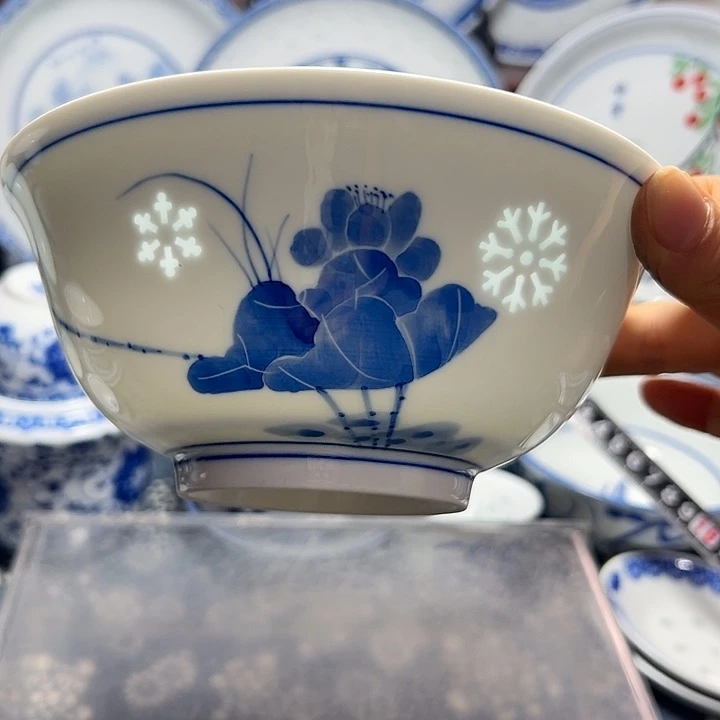 陶手绘雕刻6寸荷花面碗