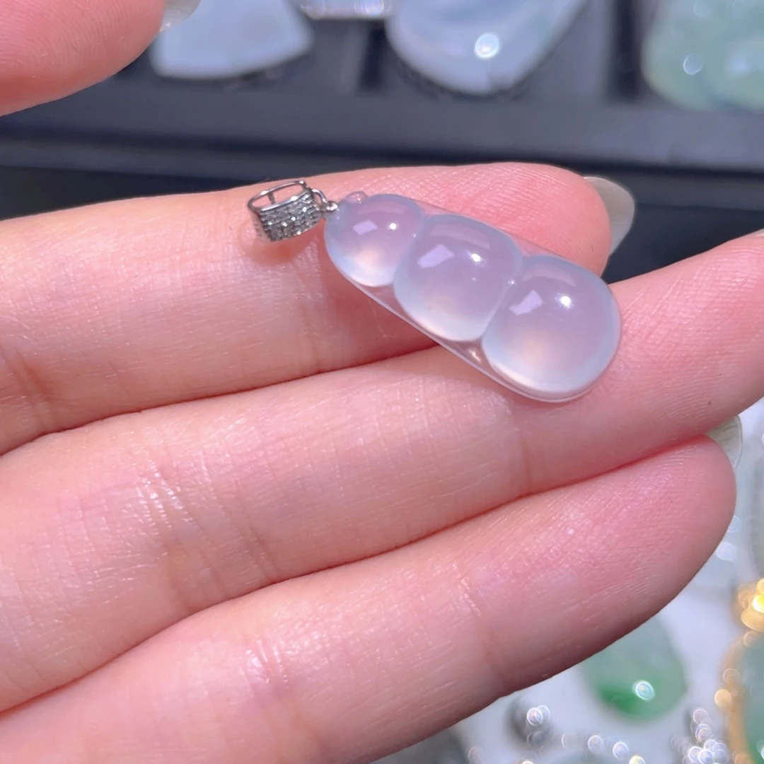 颈饰18K金镶嵌翡翠翡翠