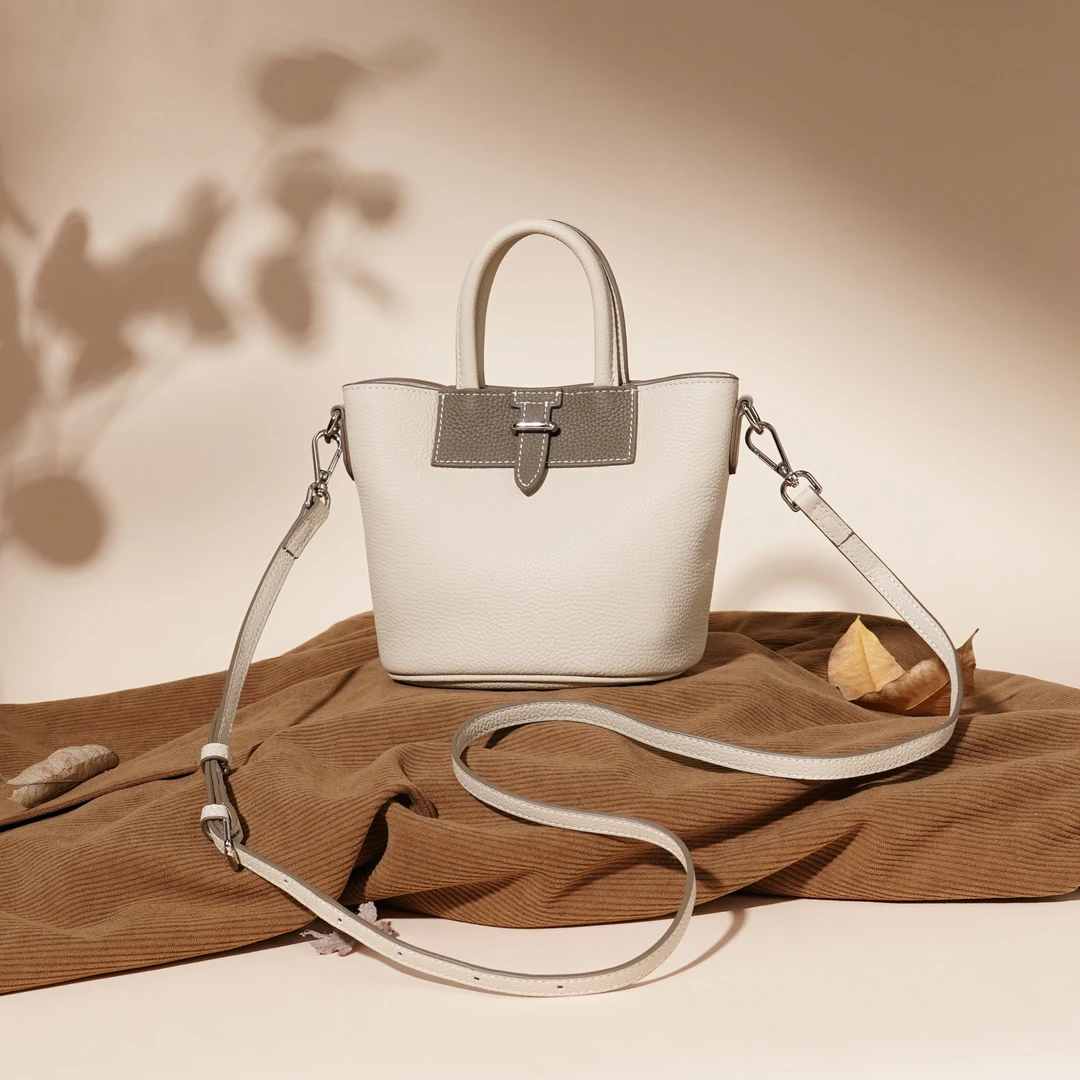 【小浩推荐】岩牛菜篮子女包女士复古百搭大容量通勤水桶包YN3549