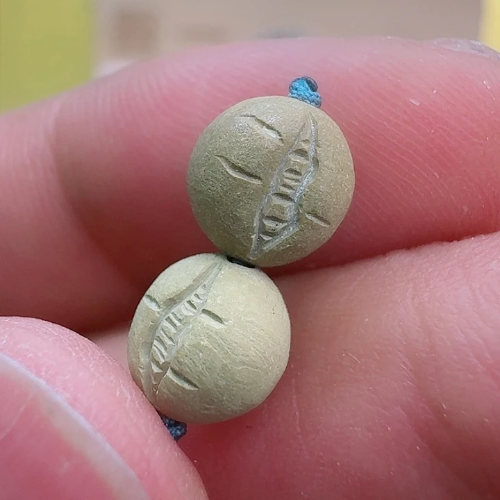 南红玛瑙配饰未镶嵌