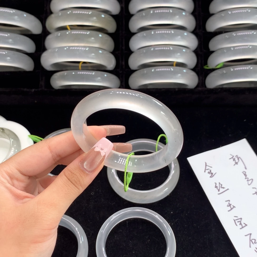 洋***洋石英质玉手镯合金r宝石光52.7