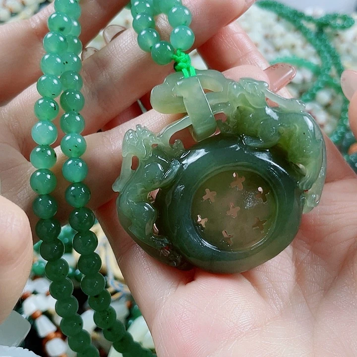 颈饰未镶嵌和田玉