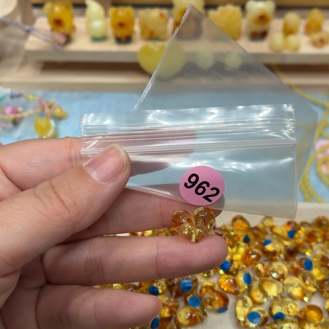 琥珀未镶嵌珠宝奇石