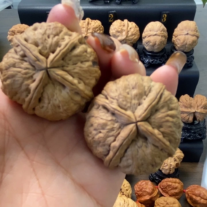 和***伍吊坠文玩核桃帝王四棱