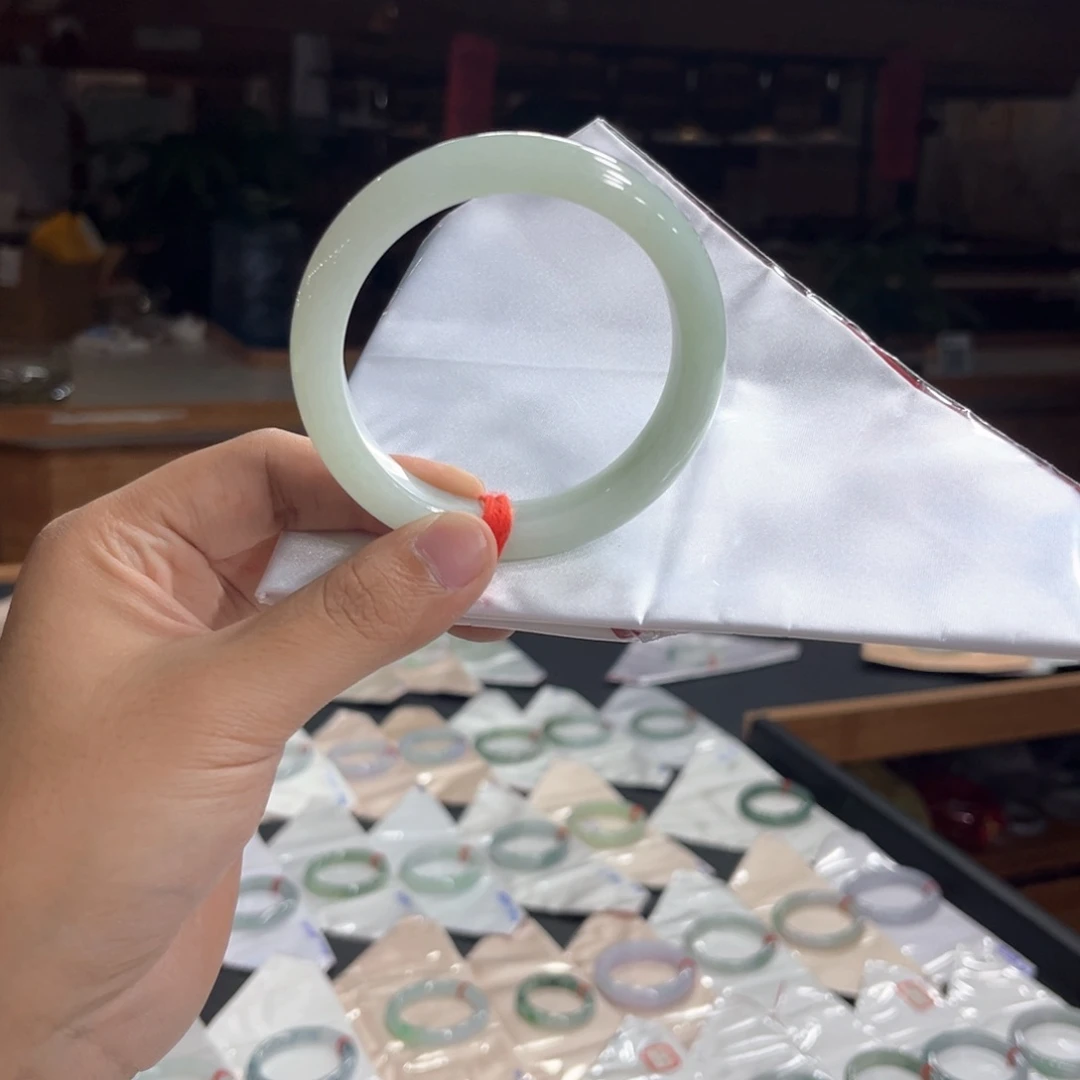 翡翠未镶嵌手镯翡翠手镯