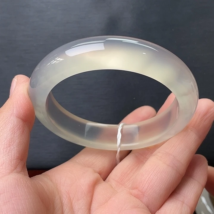 圆***儿玛瑙/玉髓未镶嵌手镯