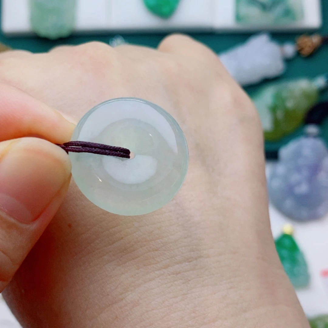 翡翠未镶嵌颈饰特别福利