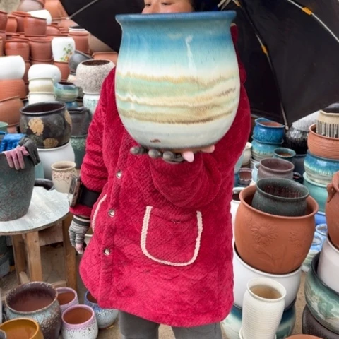 23口25高瑕疵盆子。