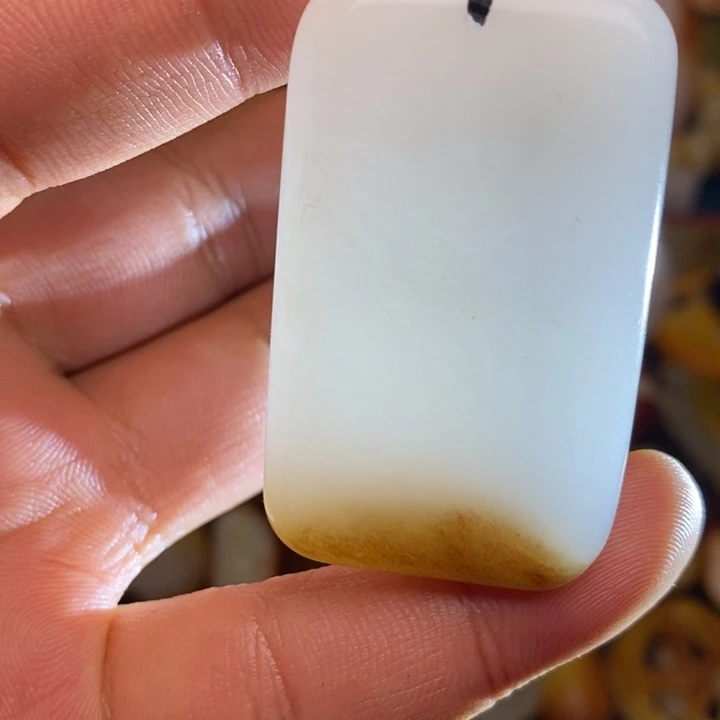 和田玉未镶嵌吊坠(赠链)