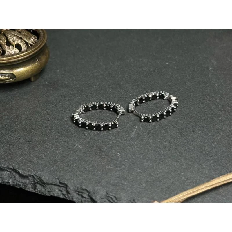 【要努力】E146 尖晶石银S925镶嵌 黑尖晶多面耳包