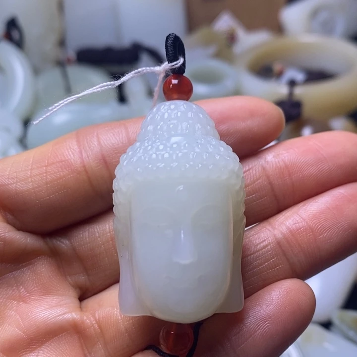 和田玉未镶嵌把件