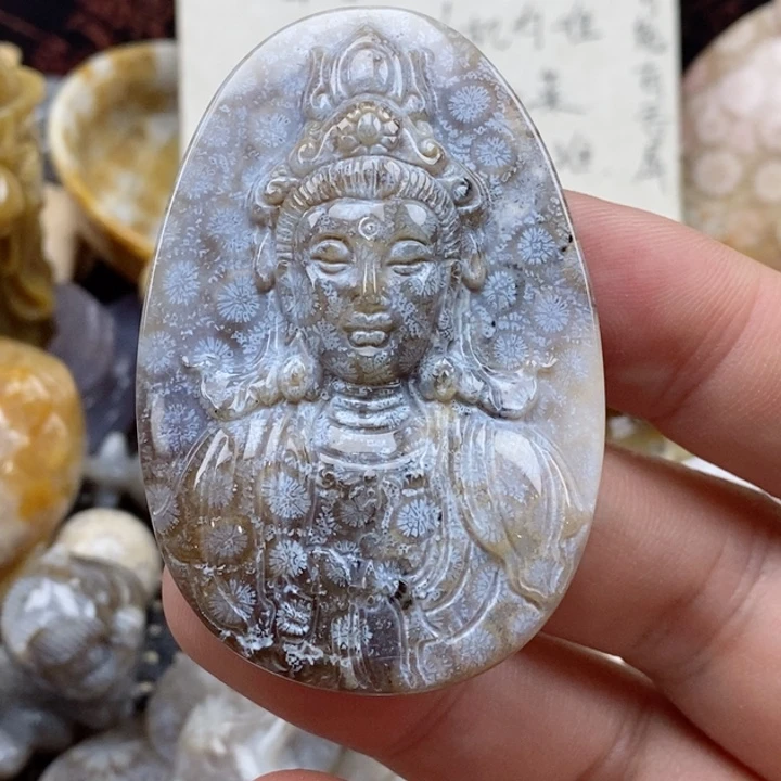 颈饰未镶嵌硅化珊瑚（珊瑚玉）